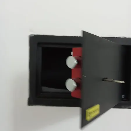 La Corte Di Lorenzo Vecchia בארי